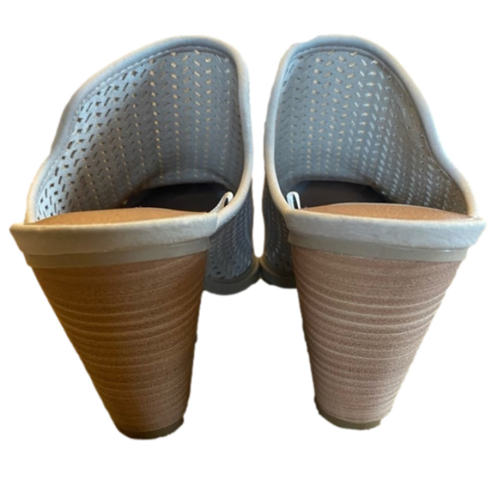 DV DOLCE VITA Kenli Laser Cut Mule Booties Block Heel Taupe Women Size 8.5 - Picture 9 of 12